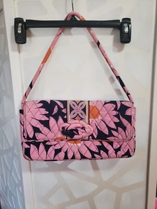 VERA BRADLEY SHOULDER BAG CLUTCH HANDBAG PURSE IN "LOVES ME" PINK EX CONDITION ! - Picture 1 of 11