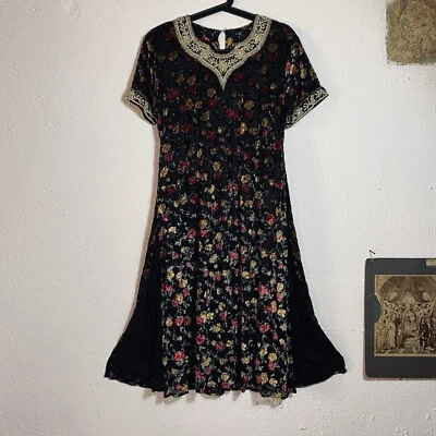 Vestido Dolly Princesa Vintage Casero Negro Con Terciopelo Floral S/M Foto 1 de 4