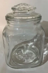 VINTAGE 6" APOTHECARY CLEAR GLASS JAR FLEUR DE LIS FARMHOUSE CANISTER LID - Picture 1 of 6
