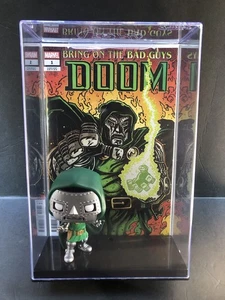 Estuche Funko Pop personalizado Dr Doom #561 con fondo de cómic a juego - Imagen 1 de 4