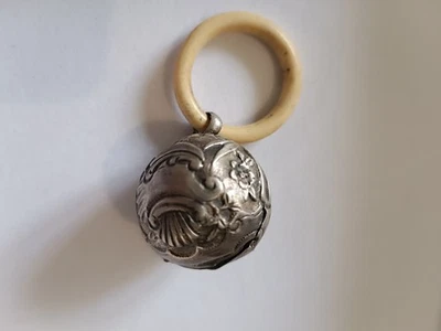 Ma Collection Hochet Ancien Bébé Argent  Art nouveau/déco Berceau Boule Fleurs - Photo 1/4