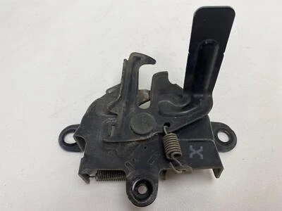 Actuador de bloqueo de pestillo de capó para Toyota Prius C 2012-2017 Foto 1 de 4