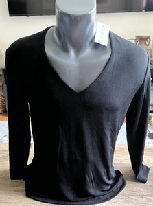Chico’s Travelers Crystal V Long Sleeve Black V-neck Blouse Shirt Size 1 NWT - Picture 1 of 6