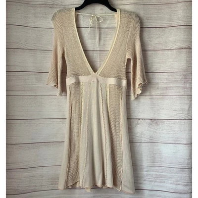 Vestido Suéter Free People Rosa Marfil Boho Mini Tejido Ajuste y Acampanado Cuello en V Talla XS Foto 1 de 4