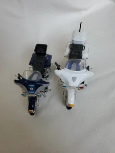 2 Maisto Harley Davidson State Police/Trooper 1:18 Blue White Model Motorcycle - Picture 1 of 10