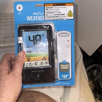 AcuRite Weather Forecaster with Color Display and Wireless Sensor - Image 1 of 4