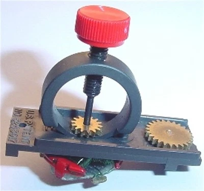 RT-HO AURORA T-JET & AFX HO SLOT CAR PINION GEAR / WHEEL PULLER TOOL FRAY RACING - Image 1 of 4