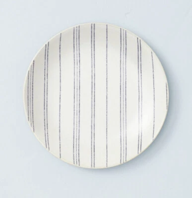 Plato de aperitivo de gres a rayas envejecidas para el hogar y la mano azul/crema agria Foto 1 de 4