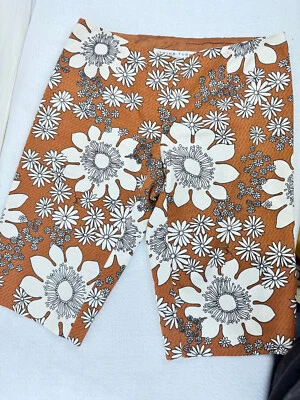 SHORTS BERMUDAS TRINA TURK - COLECCIÓN RESORT - CINTURA 14,5" - SEMINUEVOS Foto 1 de 4