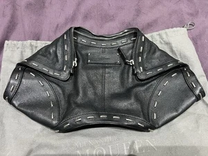 Alexander McQueen Women's Clutch Bag Leather with Magnetic Ch Closure - Picture 1 of 6