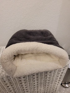 WHISKER CITY CAT SNUGGLER CAVE/BED GRAY FUR/SHERPA LINED PRE-OWNED - Picture 1 of 6