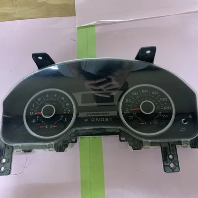 2005 2006 Ford Expedition Speedometer Instrument Gauge Cluster p7673 DG - Image 1 of 3