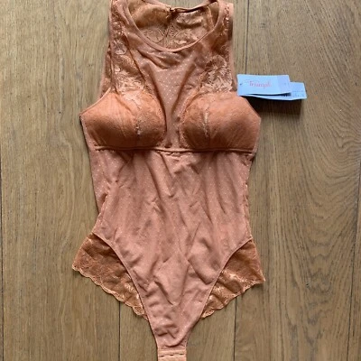 Sutiã Triumph Feminino Magic Wire Lite Cordas Body Bodysuit Tamanho Pequeno Cobre Puro - Imagem 1 de 4