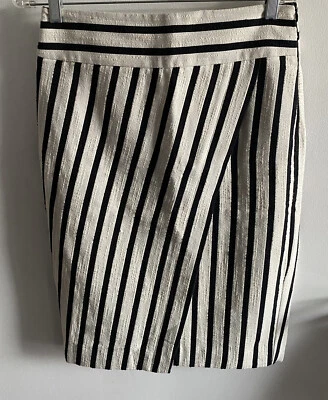 Falda envolvente sintética Ann Taylor blanco roto, rayas negras 4 mezcla de algodón texturizado Foto 1 de 4