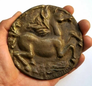 Medaglia d'arte di Tommaso Gismondi ""Sagittario-Valerio Gismnodi""solo 10 coniate,11 cm - Foto 1 di 6