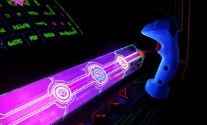 TRON SIEBDRUCK FLUORESZIEREND gebogene Kunststoffe Set EXKLUSIV! Nichts anderes wie es - Bild 1 von 2