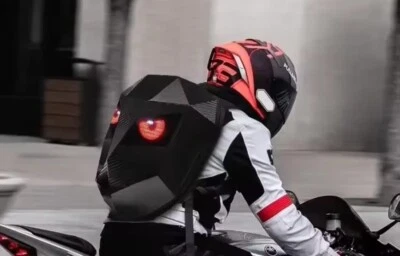 LED Motorrad Rucksack CARBON 48x36x18 - Bild 1 von 3