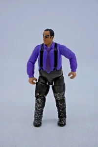 THE Batman FIGURE The Penguin Batcave Gangster DC 3.75 INCH 2022 - Picture 1 of 3