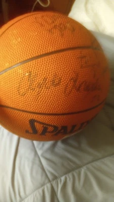 Hakeem Olajuwon / Clyde Drexler 1996/97  Team  Signed Houston Rockets Basketball - Image 1 of 4