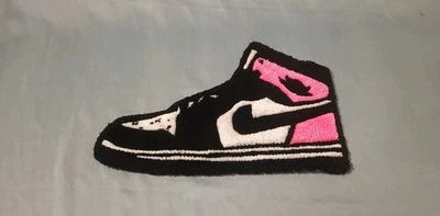 Tapete tufado Jordan 1 retrô alto feito à mão ROSA 23 X 15 pol - Imagem 1 de 4