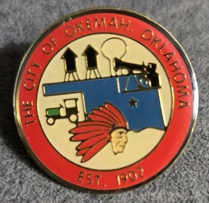 Spilla da bavero Città di Okemah Oklahoma Spilla Est. 1902 - Foto 1 di 3