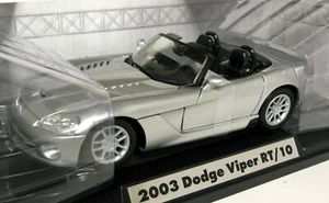 Motormax 1/18 - 2003 Dodge Viper RT/10 Silver Diecast model car - Picture 1 of 4