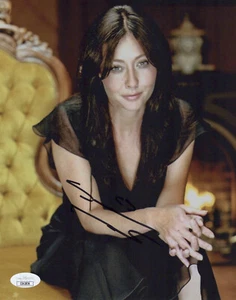 Shannen Doherty signed 8x10 photo JSA COA - Picture 1 of 2
