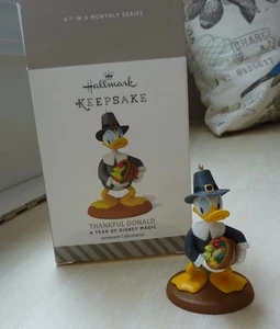 Hallmark Ornament A Year of Disney Magic Thankful Donald pilgrim Thanksgiving - Picture 1 of 11