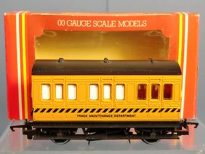 HORNBY MODEL R.296 ( ex CALEDONIAN). 4 WHEEL TRACK CLEANING COACH VN MIB - Picture 1 of 2
