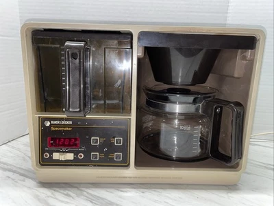 Vintage Black & Decker B4SDC-3D 10-Cup Undercabinet  Spacemaker Coffee Maker - Image 1 of 4