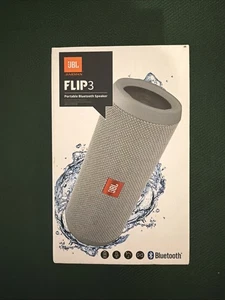 JBL FLIP3 Flip Bluetooth Speaker Silver/green - Picture 1 of 6