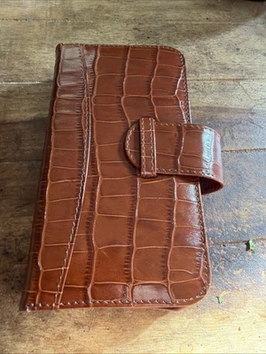 iPhone 13 Pro 皮革保护壳 — 第 1/3 张图片