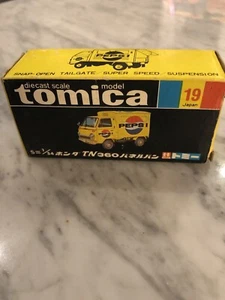 tomica black box die cast scale 1/54 Honda TN 360 Panel Van no. 19 made in japan - Picture 1 of 3