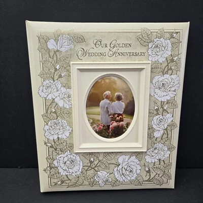Álbum de recuerdo del 50 aniversario del 82 de colección: nuestro aniversario de boda dorado Foto 1 de 4