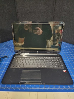 Portátil HP 15-g014dx TouchSmart AMD A8 A8-6410 pantalla táctil de 15,6" Foto 1 de 4