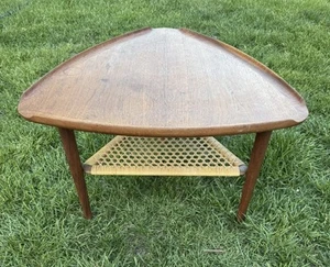 Mid-Century Danish Modern Poul Jensen Teak Guitar Pick Side Table - Picture 1 of 12