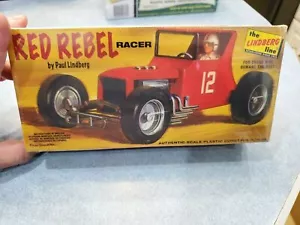 Kit Modelo Lindberg Red Rebel Racer 2012 #618 sellado - Imagen 1 de 1