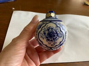 Vintage Delft Niebieska porcelanowa kula Boże Narodzenie Ornament Holandia 2,5"