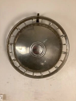 Tapacubos de acero inoxidable Toyota Corona 12 3/4 pulgadas probablemente se adapta a 13 pulgadas vintage Foto 1 de 2