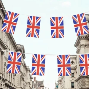 Fabric Union Jack Bunting 28 flags 10m/33 ft - SALE - Free Post Speedy Delivery - Picture 1 of 6
