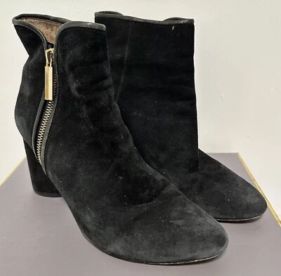 Botas Louise et Cie para mujer 10M negras gamuza oveja ribete cremallera tacón al tobillo Foto 1 de 4