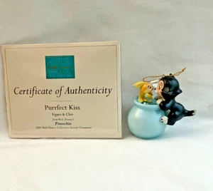 Walt Disney WDCC Pinocchio " Figaro e Cleo " Bacio Perfetto Ornamento COA BOX - Foto 1 di 9