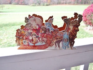 Tarjetero de Navidad musical vintage Enesco, madera troquelada Santa con trineo - Imagen 1 de 7