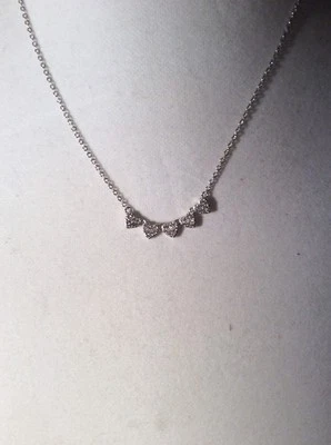 Collar de un corazón plateado pavimentado CAROLEE $55 #442 Foto 1 de 4