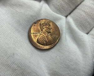 1982 LINCOLN  CENT  OFF CENTER NICELY TONED🌟HI GRADE, US ERROR COIN R133 - Picture 1 of 2