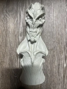 Alien Resin Model Kit - Picture 1 of 2