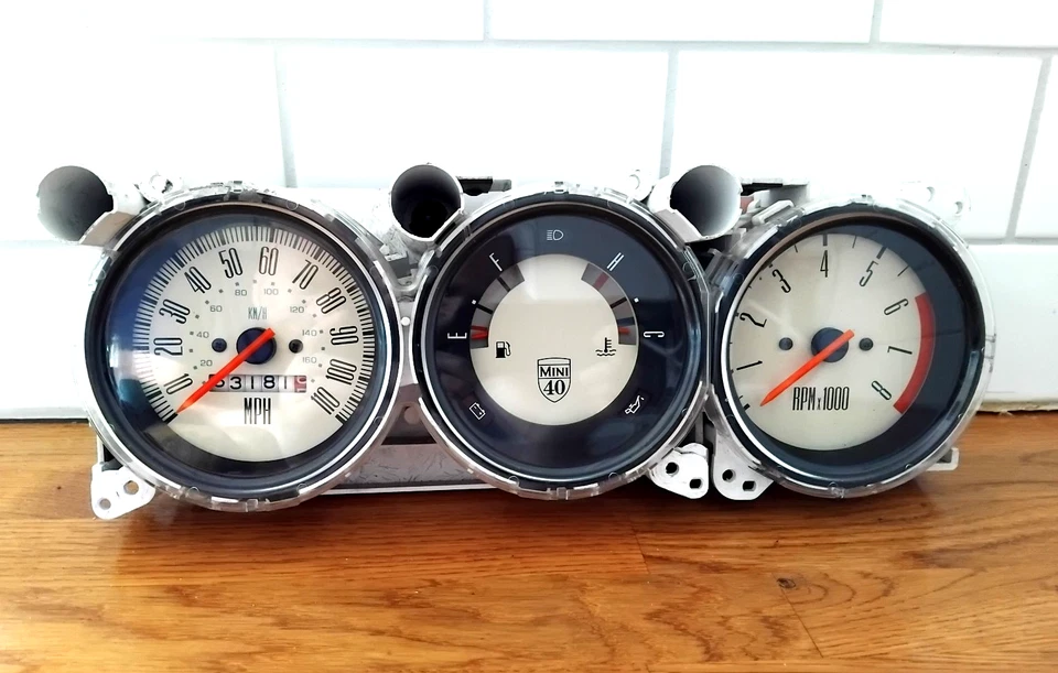 CLASSIC MINI 40 COOPER S GENUINE MAGNOLIA CREAM SPEEDO SPEEDOMETER PAUL SMITH - Image 1 of 1