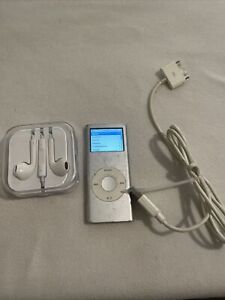 Apple iPod Nano 2nd Generation Silver 2Gb A1199 Ma477Ll/A Mp3 Player #1