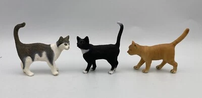 Figuras animales gatos domésticos Schleich gatito retirado 13638 13286 13770 blanco negro Foto 1 de 3