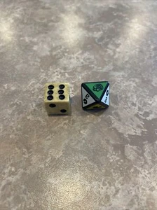 Scene It? Pirates of the Caribbean Replacement Parts Dice 6 Sided & 8 Sided Die - Picture 1 of 1